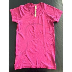 Lululemon Swiftly Tech Short Sleeve - Purple